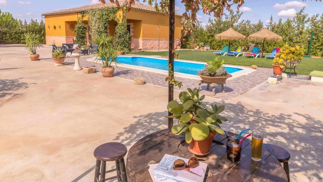 Villa Lucrecia en Lantejuela Campiña de Sevilla La Lantejuela Сasa de vacaciones